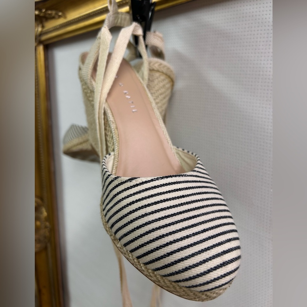 Kelly & Katie Navy & Cream Ankle Tie Espadrilles – Size 7.5 – Summer Shoes